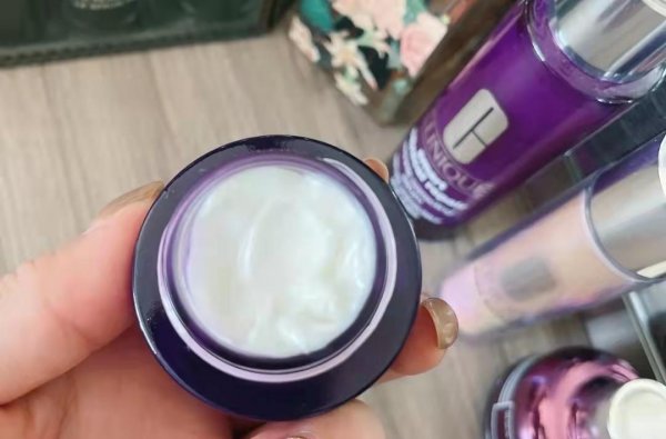 眼霜哪个牌子抗皱去眼袋效果最好