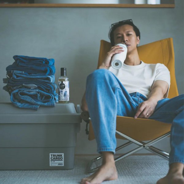 浅蓝色牛仔裤局部变黄怎么办