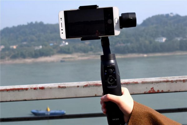 后置摄像头模糊是怎么回事