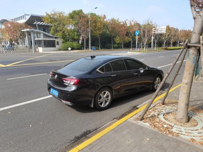 燃油车和电动车哪个更值得买 家用车买电动好还是汽油车好