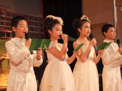 小主持人口才培训适合几岁开始学 学习小主持人最佳年龄