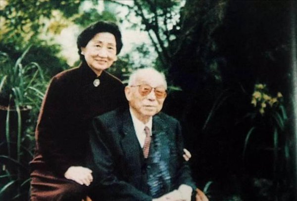 关于张学良的一生简述