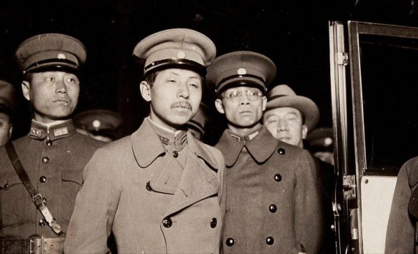 关于张学良的一生简述