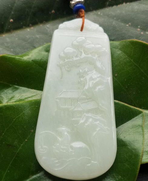 男人脖子上戴什么吊坠好好看图片