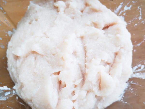 一斤鱼肉放多少淀粉做鱼丸