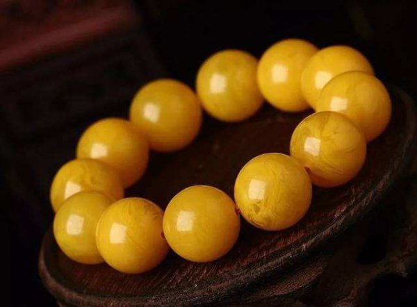 怎样辨别蜜蜡的好坏图片