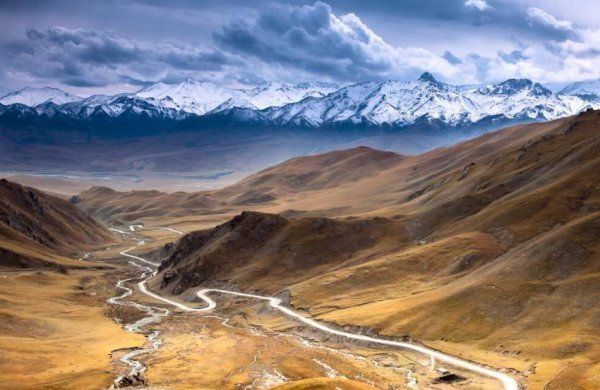 祁连山在哪里属于哪个省