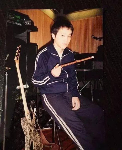 王菲比谢霆锋大多少