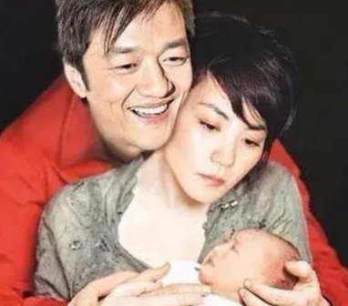 王菲比谢霆锋大多少