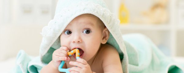 宝宝戴什么材质吊坠好