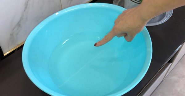 灯光下的小飞虫怎么消灭