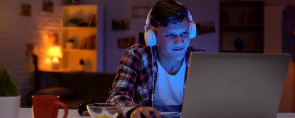 如何清理电脑灰尘