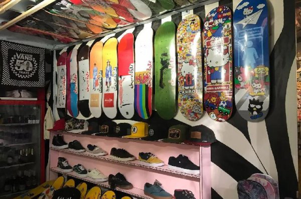 滑板初学者怎么选滑板品牌