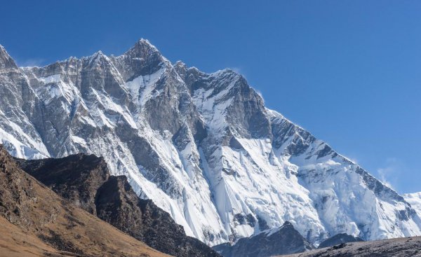 珠穆朗玛峰属于哪个山脉