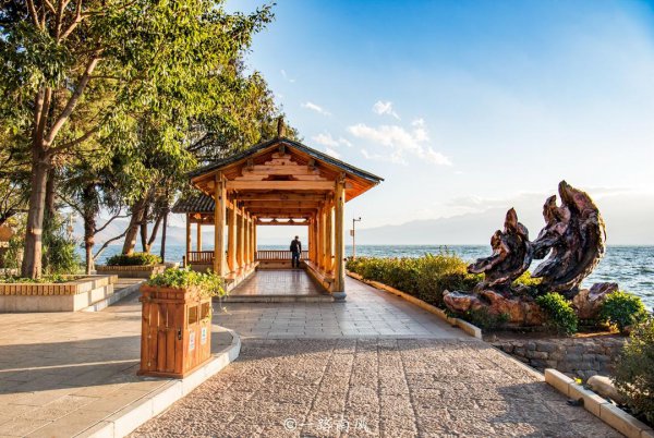 洱海的海拔是多少米