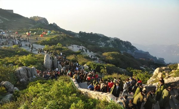 爬山需要准备什么东西