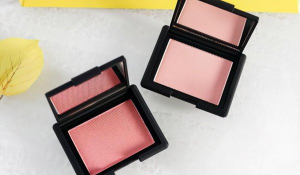 腮红和散粉哪个先用比较好