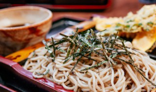 怎样挑选优质荞麦米 挑选优质荞麦米的方法