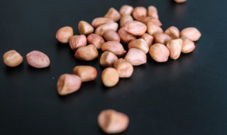 吃生的花生米好处和坏处 吃生的花生米对人有什么好处和坏处