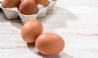 吃煮鸡蛋的好处和坏处 吃煮鸡蛋对人有啥好处和坏处