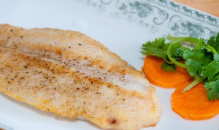 怎么判断鲩鱼是否新鲜 如何判断鲩鱼是否新鲜