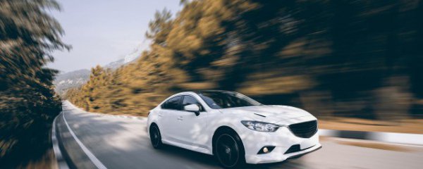 冬天汽车电瓶保养要多久