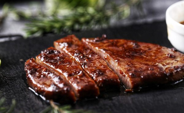 西餐是左刀右叉还是左叉右刀