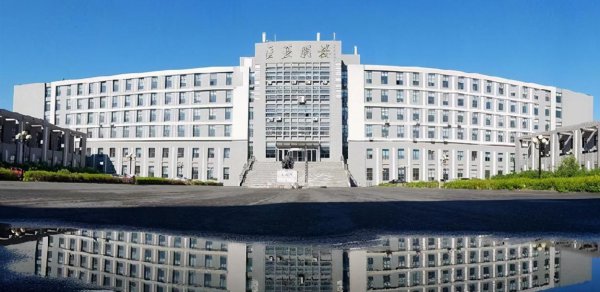 吉林大学校区是几本学校