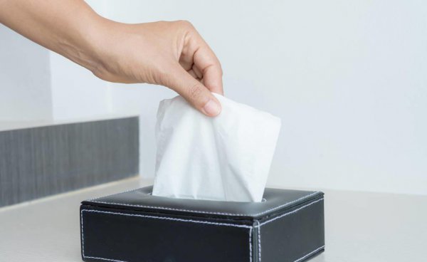 胶底鞋子走路吱吱响怎么解决