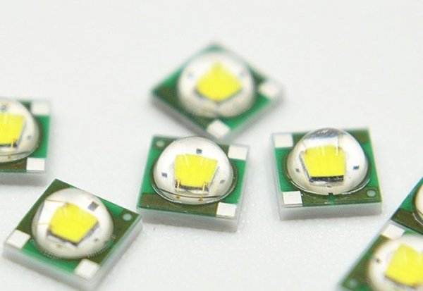 灯的瓦数越大就越亮吗