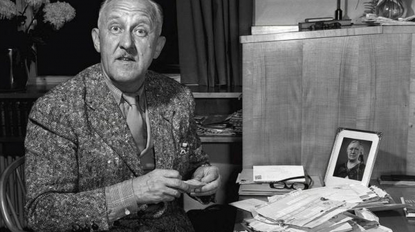 北京到冰岛多少公里