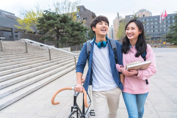 如何和喜欢的女生聊天