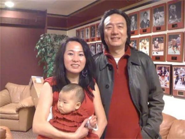 第一位欧文斯奖的田径运动员是谁