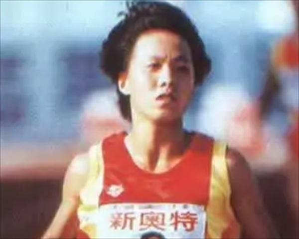 第一位欧文斯奖的田径运动员是谁