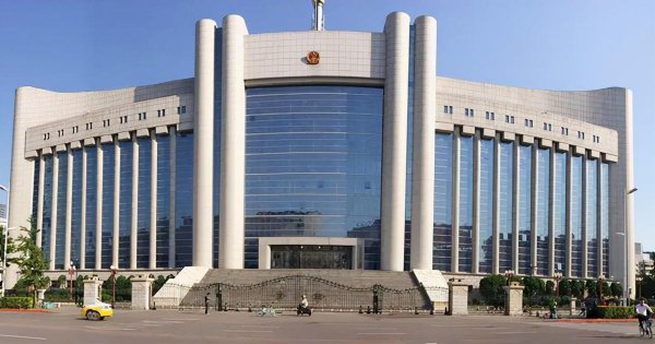 第一位欧文斯奖的田径运动员是谁