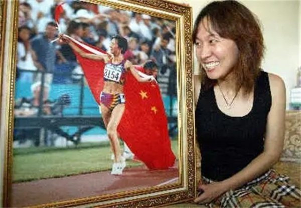 第一位欧文斯奖的田径运动员是谁