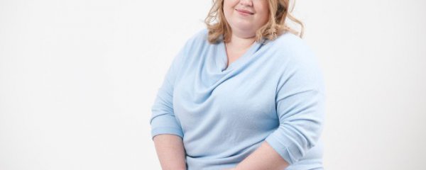 属狗的穿什么颜色衣服旺财