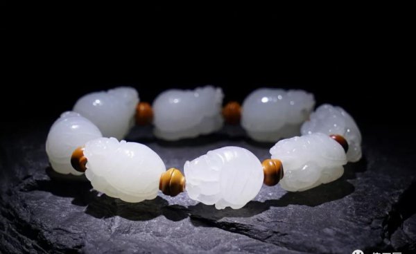 和田玉可以带着洗澡吗