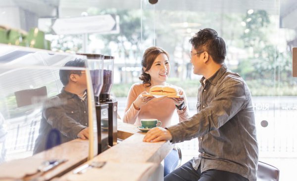 亲情爱情友情哪个最重要怎么回答