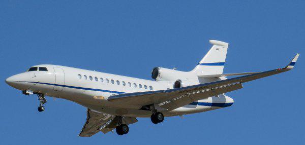 飞机每小时行驶多少千米