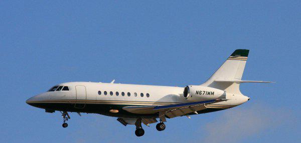 飞机每小时行驶多少千米