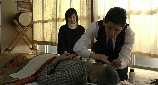 注意千万别摸去世亲人的身体