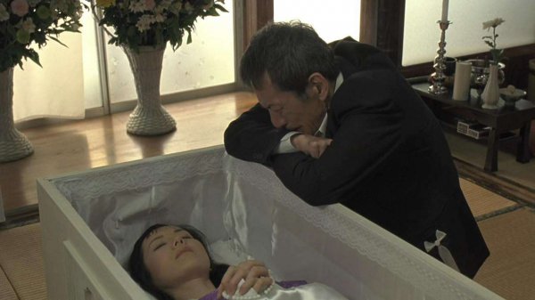 注意千万别摸去世亲人的身体