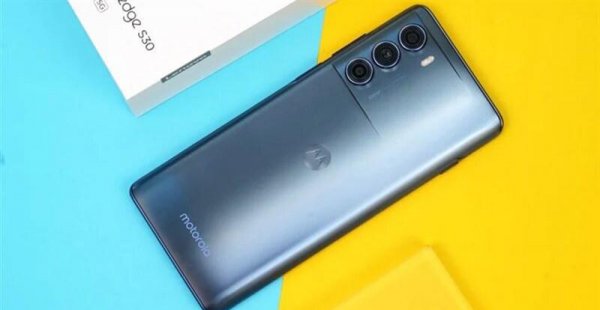 手机led和lcd屏幕哪个好