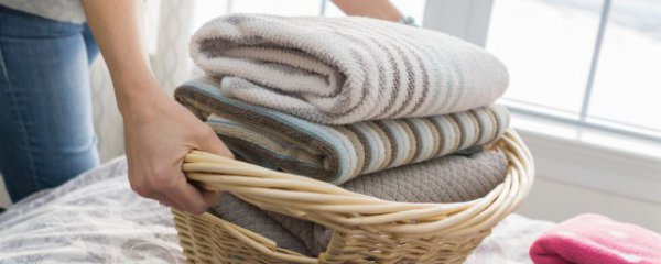 属鸡女配什么颜色衣服旺财