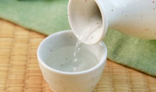 喝白酒可以吃芒果吗 白酒可以和芒果一起食用吗