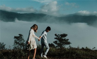 比自己年龄小男生喜欢你表现 小男生暗恋大姐姐的举动