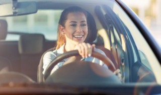 车上滴了油怎么清洗掉 汽车上滴了油怎么清洗