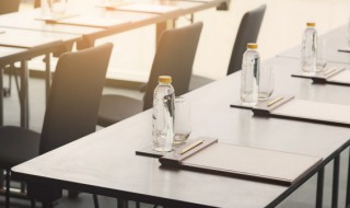 同学聚餐水杯刻什么字好 同学聚餐水杯刻啥字好