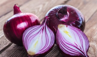 吃生洋葱的好处和坏处 吃生洋葱对人有啥好处和坏处